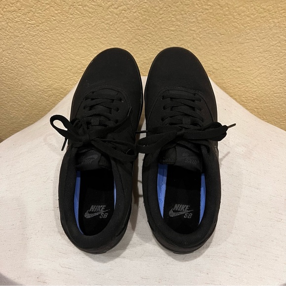 Nike SB Check Shoes Women’s Size 11 - Picture 9 of 10